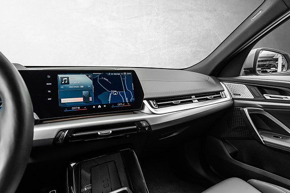BMW iX2 28 of 30