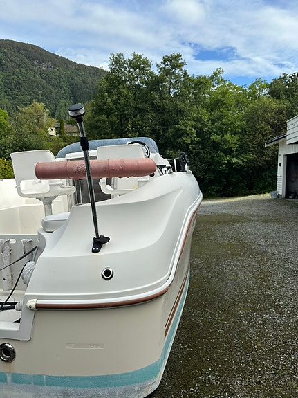 Quicksilver 470 cruiser 4 of 25