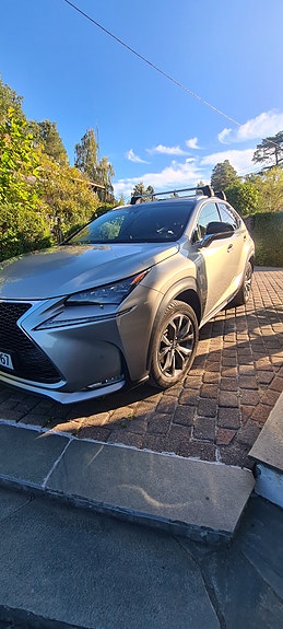 Lexus NX300h 5 of 21