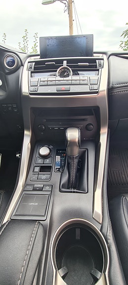 Lexus NX300h 15 of 21