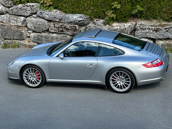 Porsche 911 4 of 18