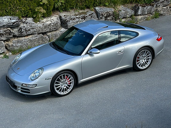 Porsche 911 2 of 18