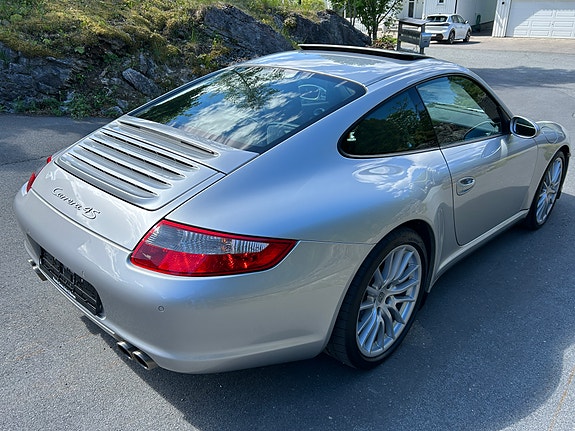 Porsche 911 9 of 18