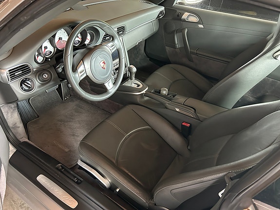 Porsche 911 16 of 18
