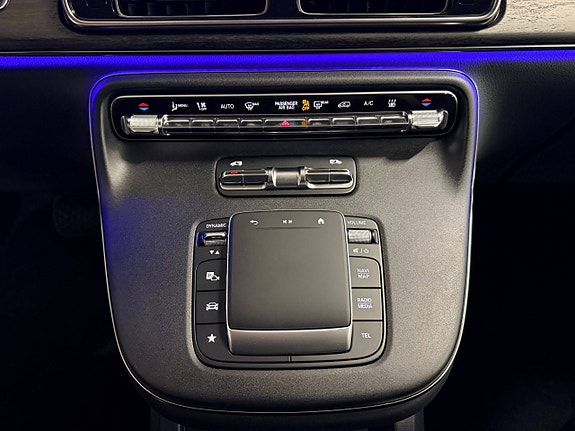 Mercedes-Benz EQV300 21 of 30
