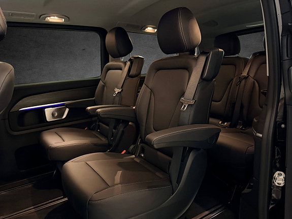 Mercedes-Benz EQV300 27 of 30