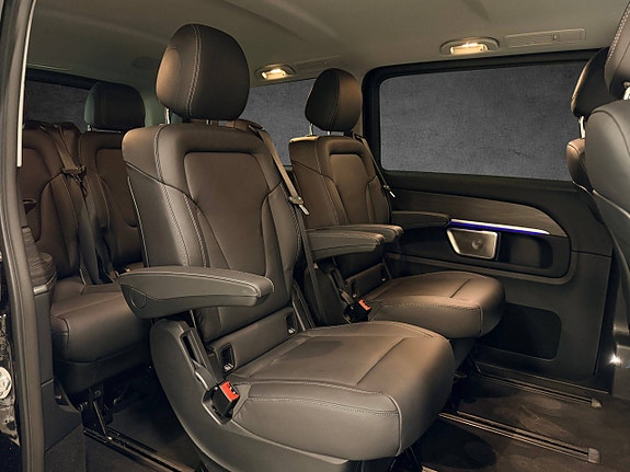 Mercedes-Benz EQV300 26 of 30