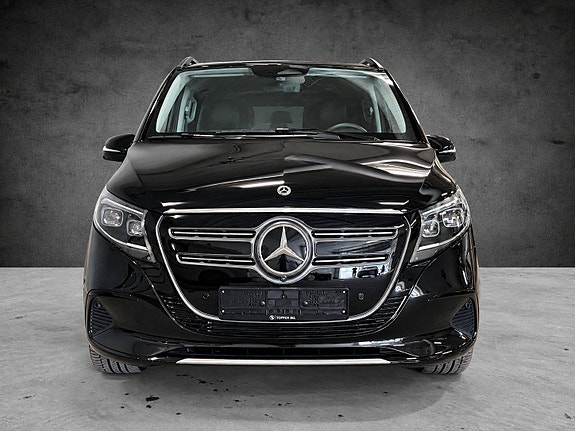 Mercedes-Benz EQV300 3 of 30
