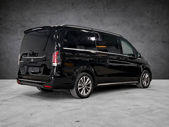 Mercedes-Benz EQV300 2 of 30