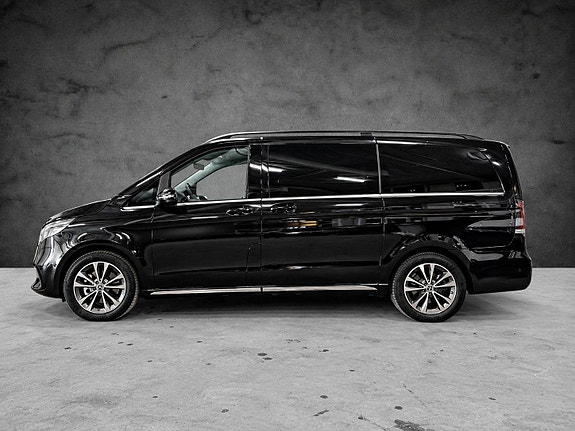 Mercedes-Benz EQV300 9 of 30