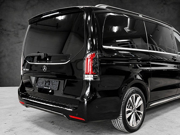 Mercedes-Benz EQV300 11 of 30