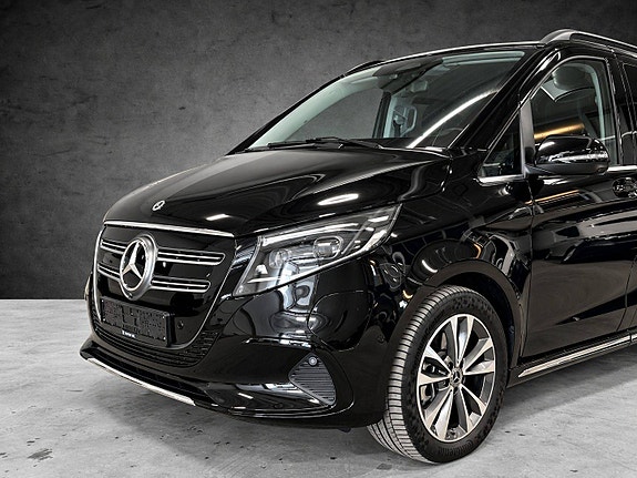 Mercedes-Benz EQV300 7 of 30
