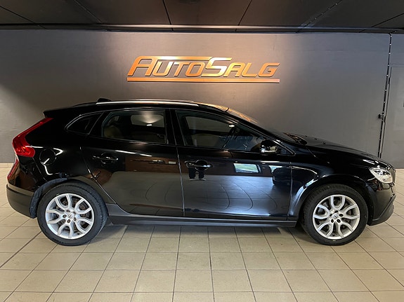Volvo V40 Cross Country 7 of 25