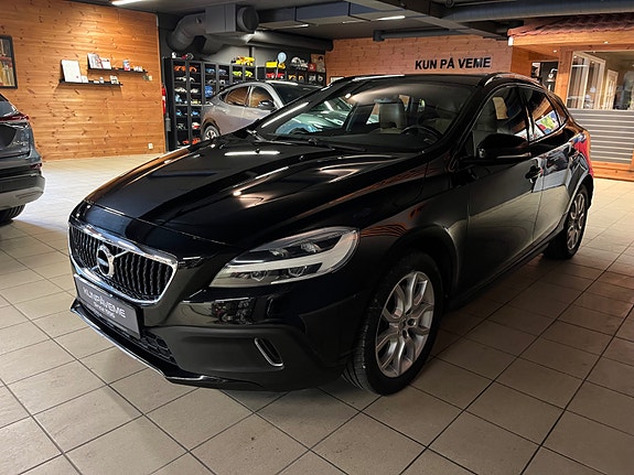 Volvo V40 Cross Country 4 of 25