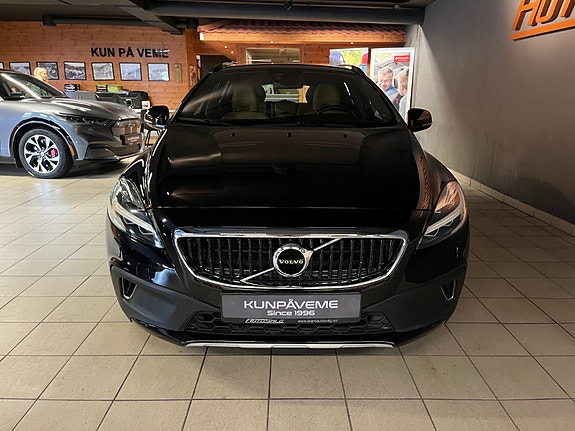 Volvo V40 Cross Country 3 of 25