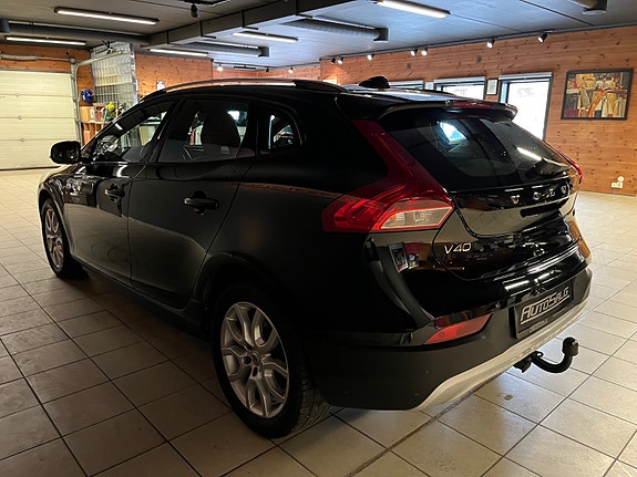 Volvo V40 Cross Country 11 of 25