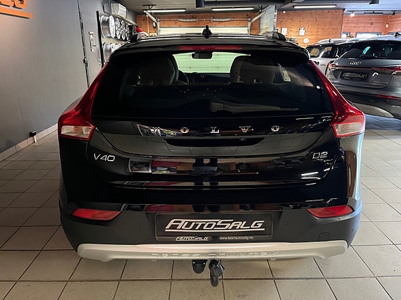 Volvo V40 Cross Country 10 of 25
