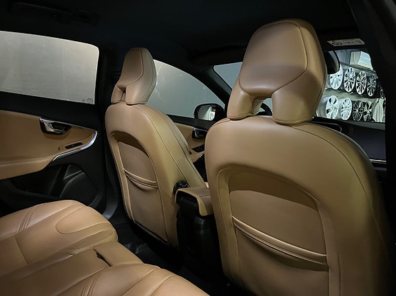 Volvo V40 Cross Country 22 of 25