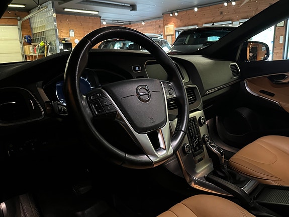 Volvo V40 Cross Country 15 of 25