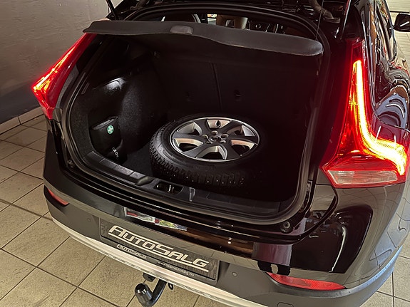 Volvo V40 Cross Country 12 of 25