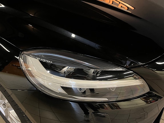 Volvo V40 Cross Country 5 of 25
