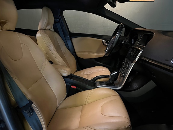 Volvo V40 Cross Country 19 of 25