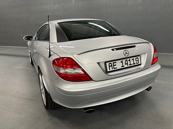 Mercedes-Benz SLK200 4 of 21