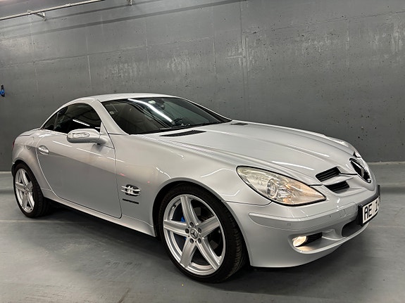 Mercedes-Benz SLK200 2 of 21