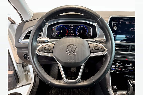 Volkswagen T-Roc 16 of 17