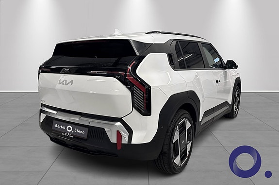 Kia EV3 8 of 19