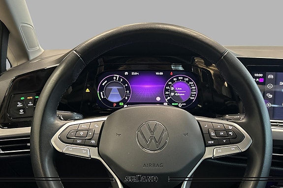 Volkswagen Golf VIII 16 of 21
