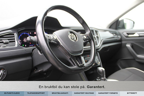 Volkswagen T-Roc 10 of 30