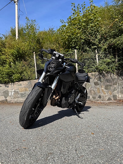 Suzuki GSX-8S 9 of 24