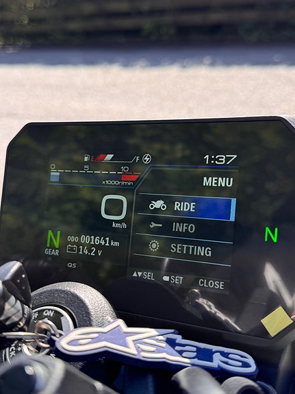 Suzuki GSX-8S 19 of 24