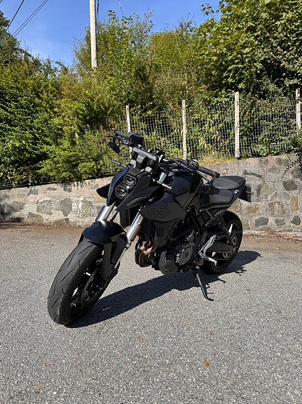 Suzuki GSX-8S 10 of 24