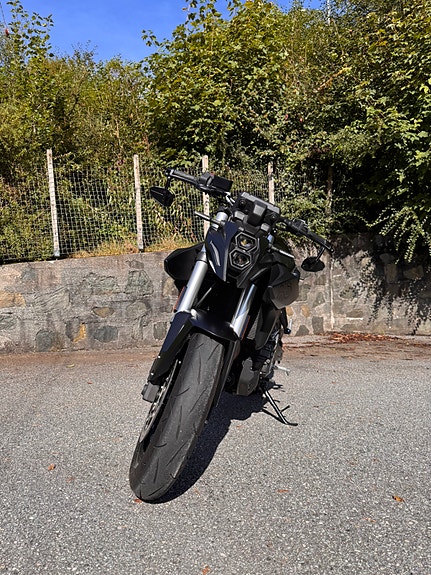 Suzuki GSX-8S 8 of 24