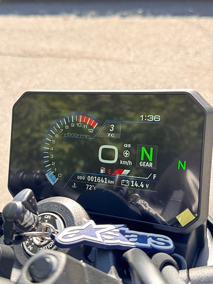 Suzuki GSX-8S 18 of 24