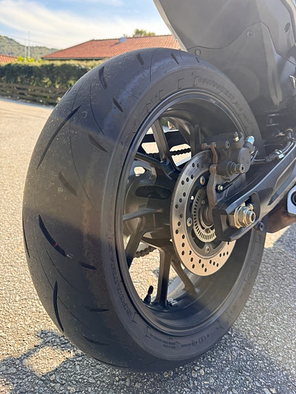 Suzuki GSX-8S 16 of 24
