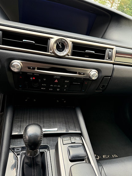 Lexus GS300h 18 of 26