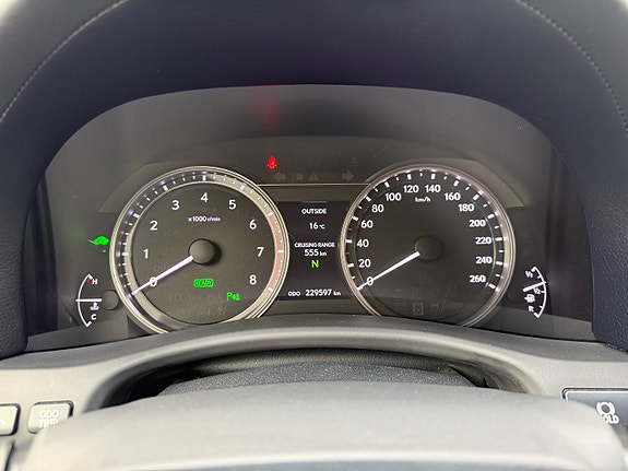 Lexus GS300h 25 of 26