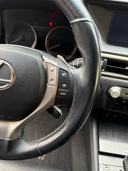 Lexus GS300h 24 of 26