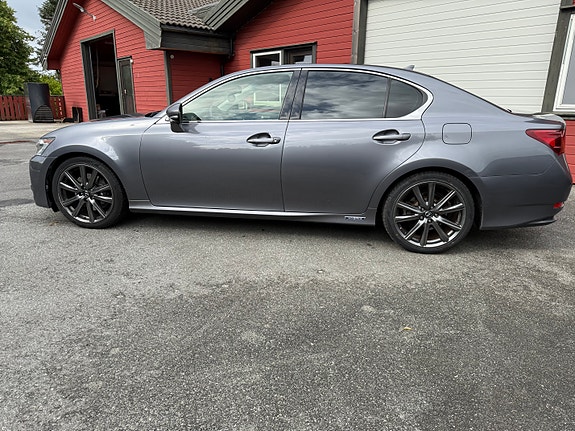 Lexus GS300h 11 of 26
