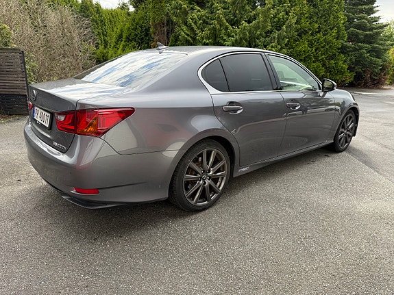 Lexus GS300h 8 of 26