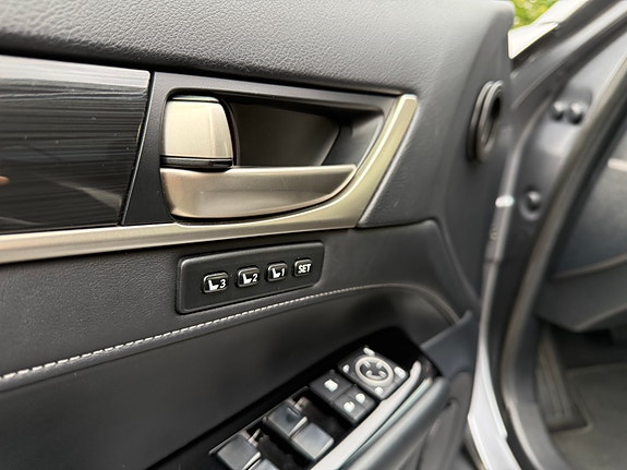 Lexus GS300h 15 of 26