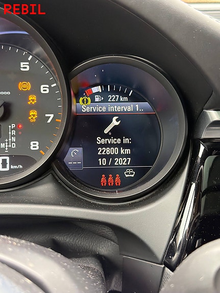 Porsche Macan 20 of 30