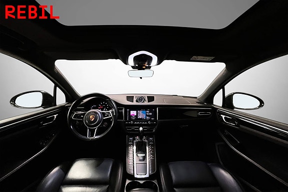Porsche Macan 15 of 30
