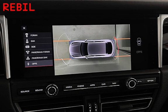 Porsche Macan 28 of 30
