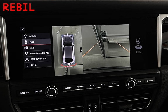 Porsche Macan 26 of 30