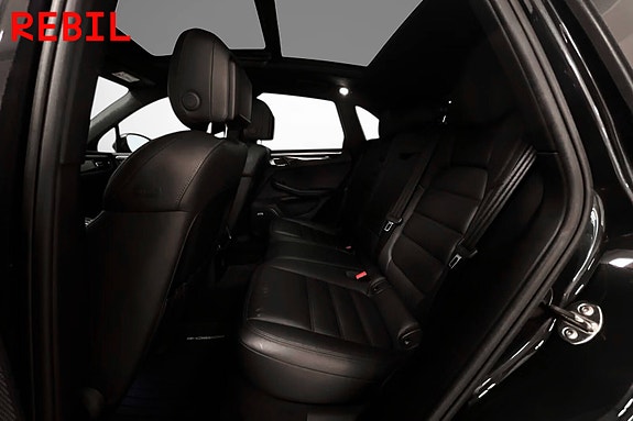 Porsche Macan 24 of 30