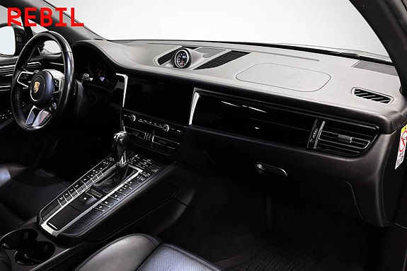 Porsche Macan 21 of 30